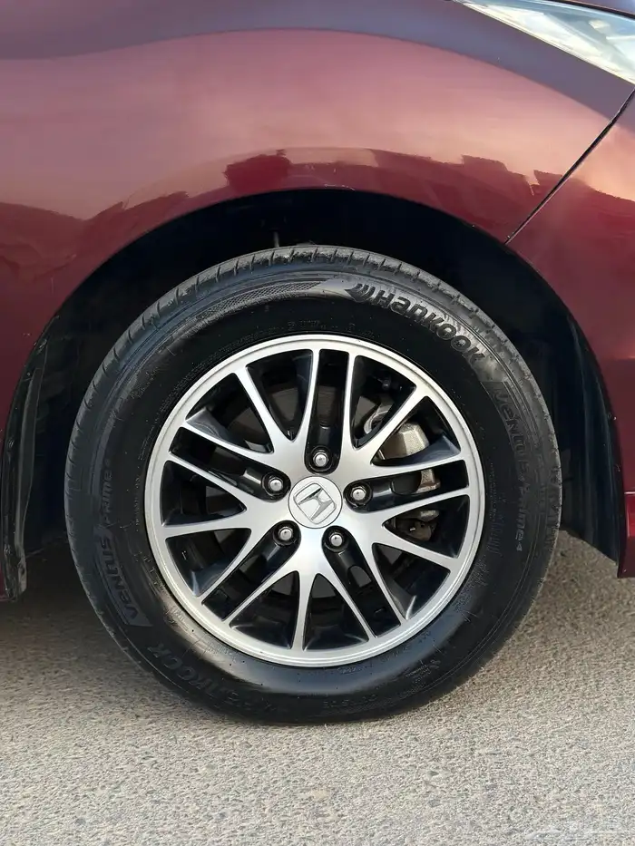 هوندا أوديسي 2020 عنابي 4