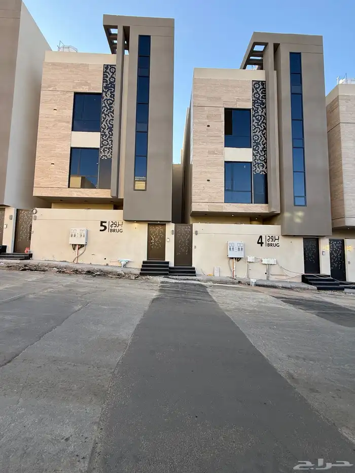 للبيع شقق ارضيه بمداخل مستقله وشقق علويه بملحق ف حي حسام 0