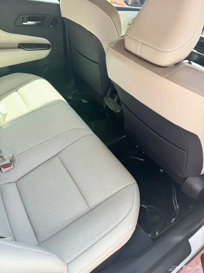 تويوتا كروان بريميوم 2023 (ممشى قليل) كالجديد 2