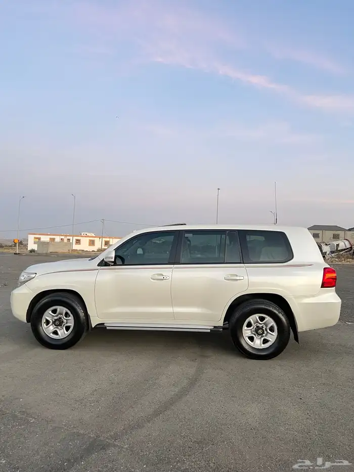 لاندكروزر صالون 2015 GX هدد 1