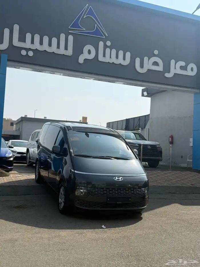 هونداي استاريا 2022 ديزل 11 راكب 2