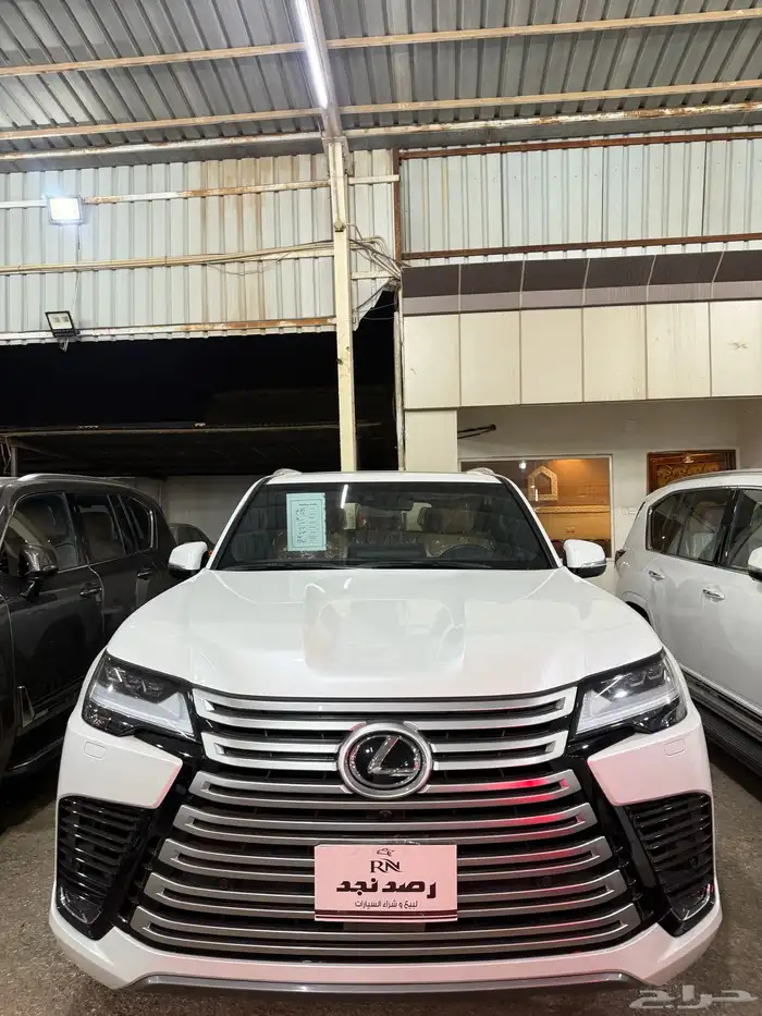 لكزس 2024 عداد 14 الف وارد سعودي LX600 BB 0