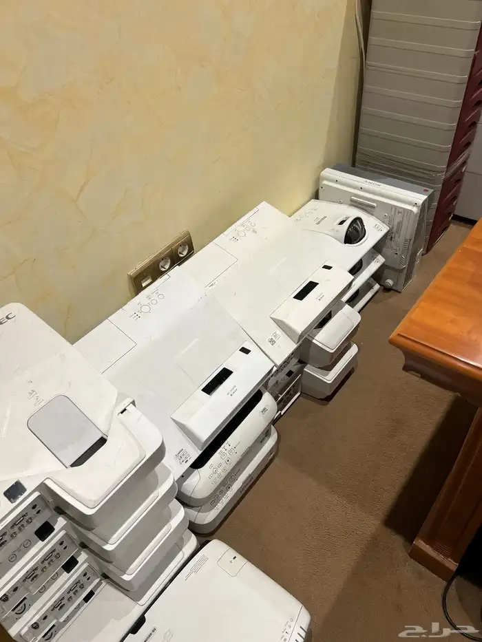 بروجكتر ابسون بحالة ممتازة 1