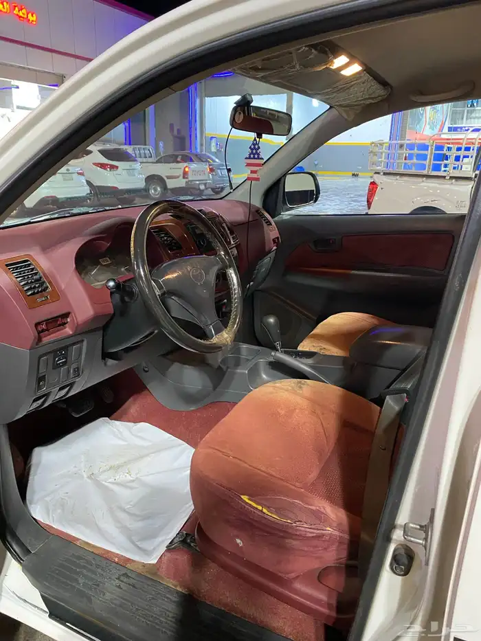 السلام عليكم اعرض لكم هايلكس موديل 2012 قير تماتيك 10