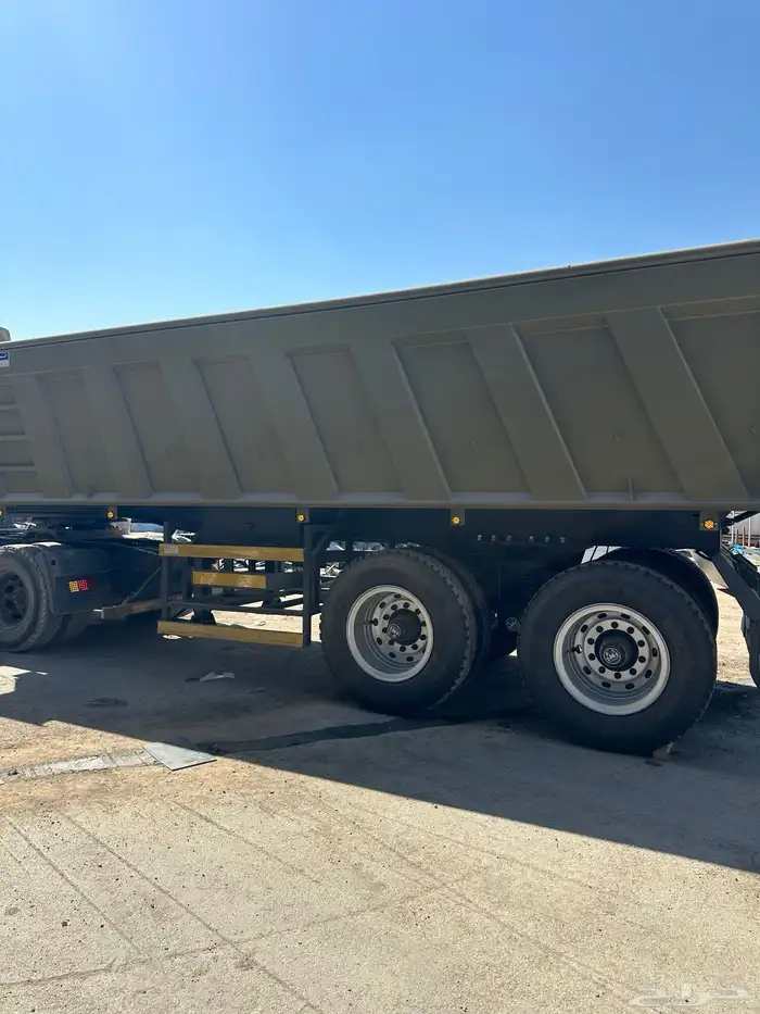 قلاب مربع 24 م بقاعده 16 طن 6