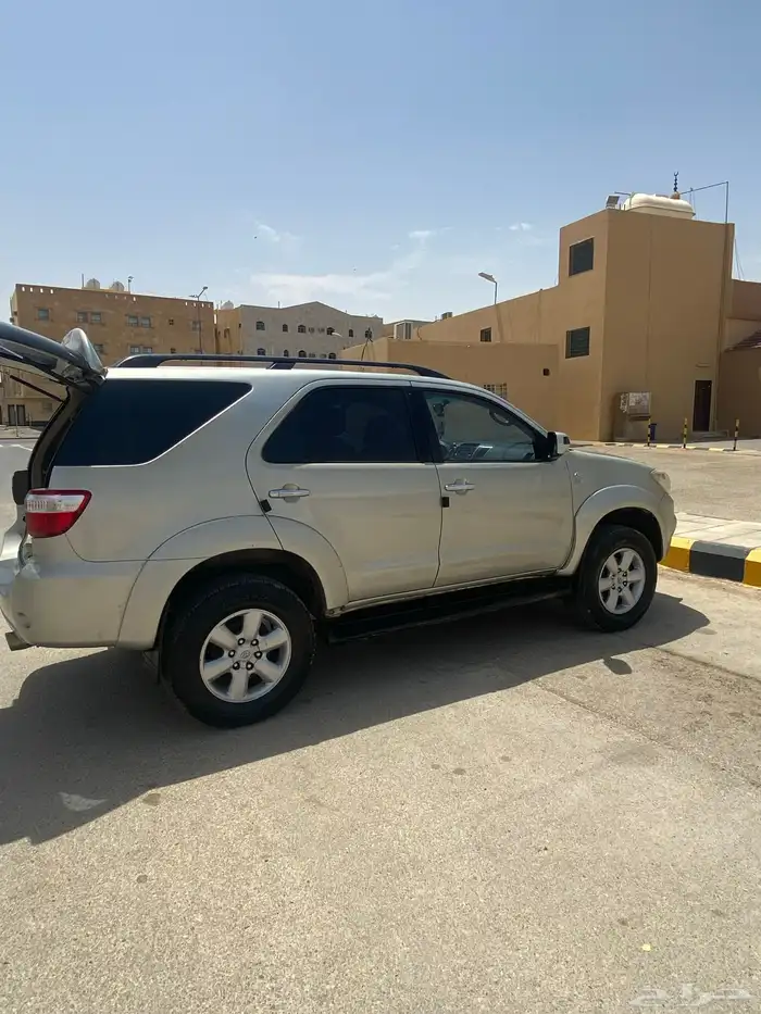 فورتشنر 2011 6 سلندر ممشى قليل ونظيف 3