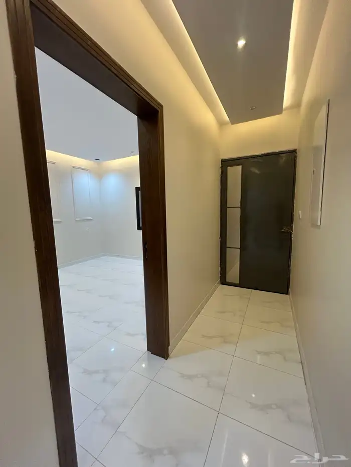 للبيع دور ارضي6غرف بحوش وسيع شمال الخميس 4