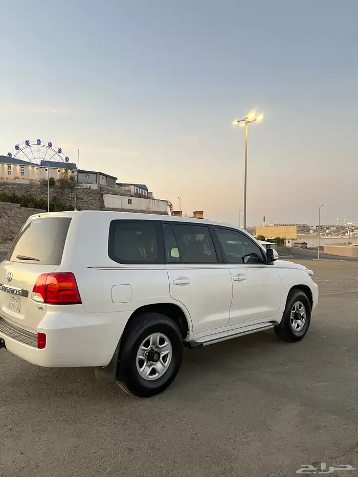 لاندكروزر صالون 2015 GX هدد 6