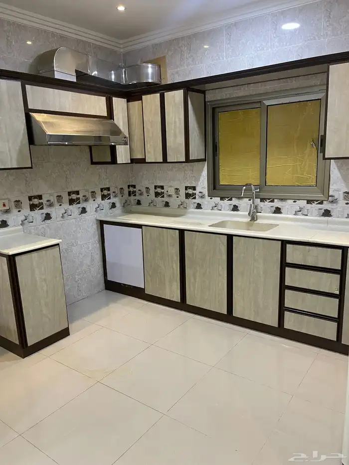 شقة عوائل بحي الحفيرة مع مكيفات 0