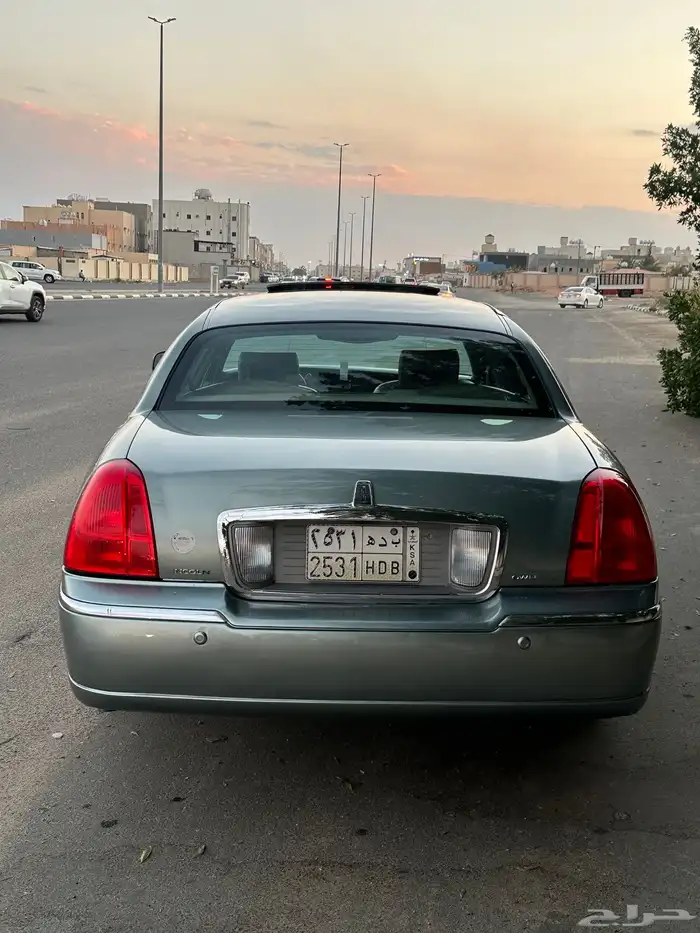 تاون كار لنكولن نظيف للبيع 9