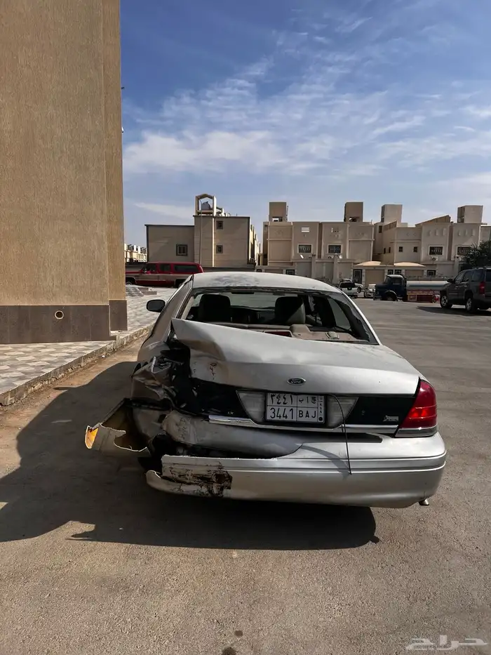 فورد فكتوريا 2011 1