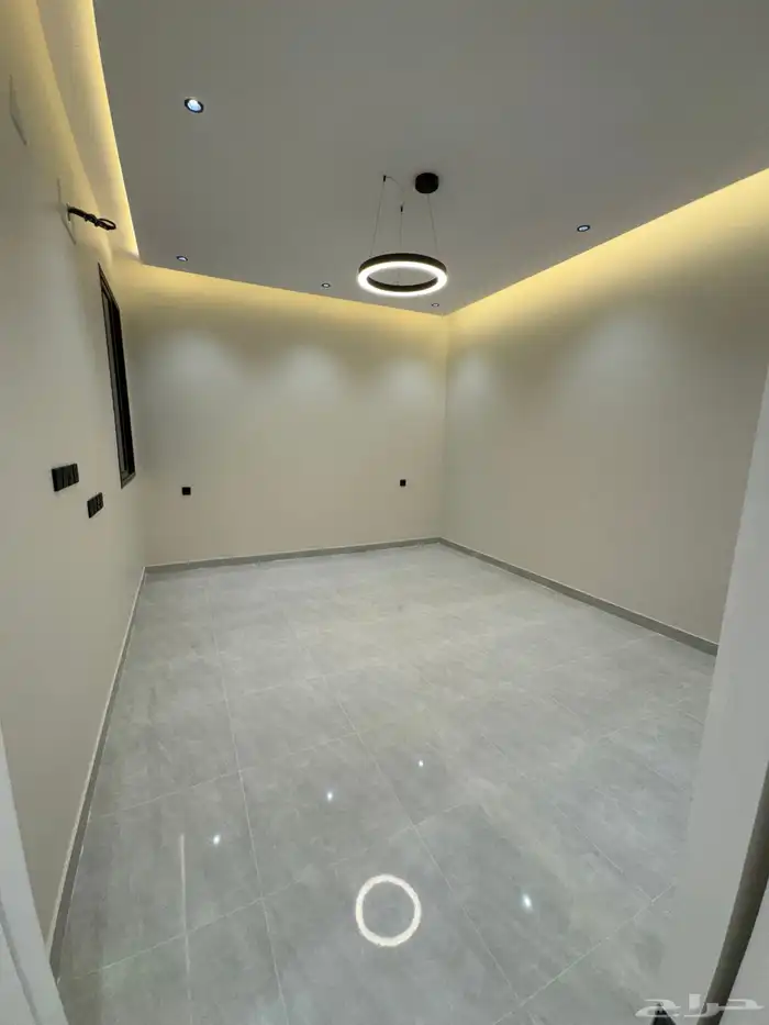 للبيع مقابل نادي ضمك شقق تمليك أرضي بمدخل سياره تشطيب vip 16