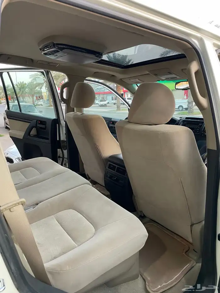 لاندكروزر 2010 فل كامل 9