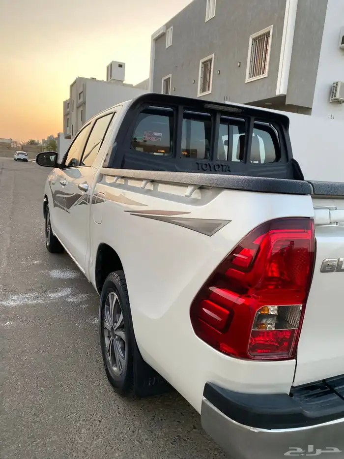 هايلوكس 2018وكاله مخزنه قير عايدي بدون دبل 4