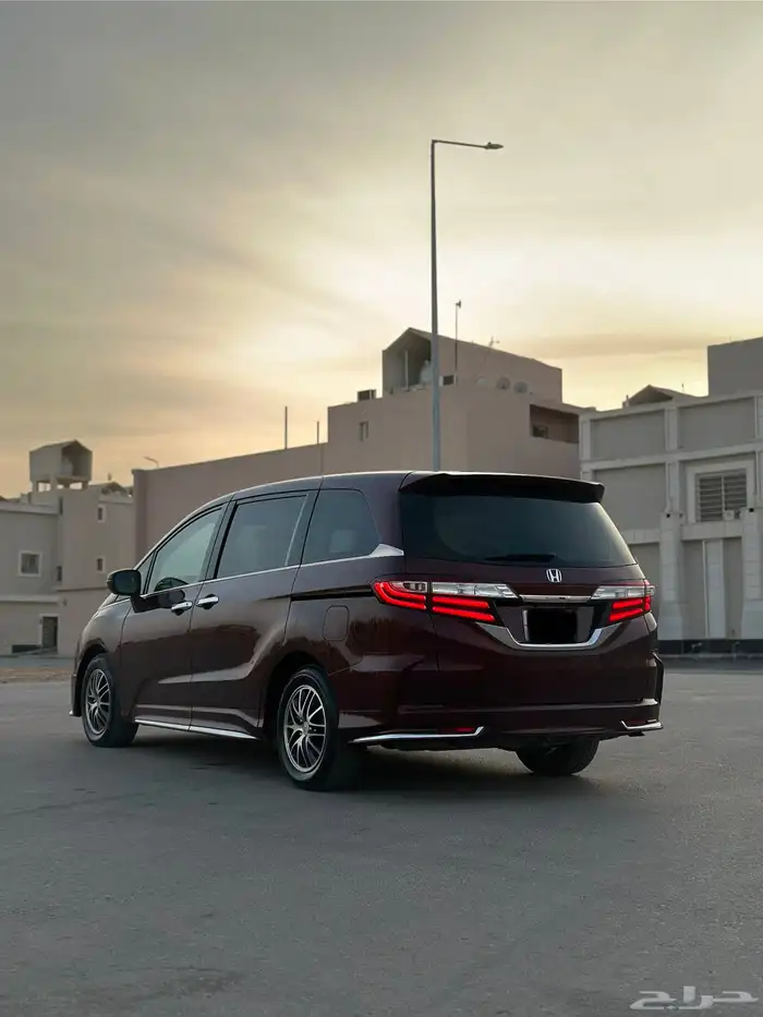 هوندا أوديسي 2020 عنابي 12