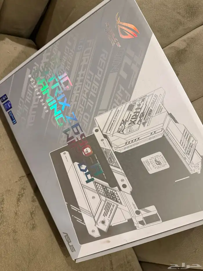 للبيع واحد من افضل مذر بوردات اسوس البيضاء Asus z690a 0