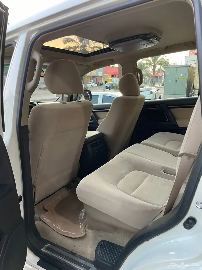 لاندكروزر 2010 فل كامل 7