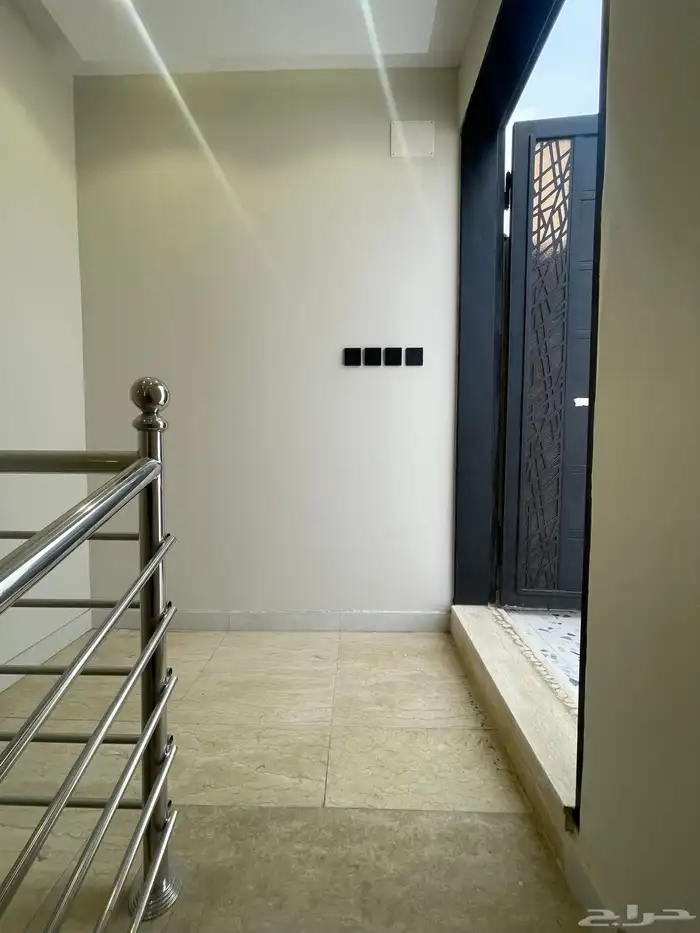 للبيع شقق علويه ببلكونه ودرج داخلى من الشقه للسطح 520 الف 16