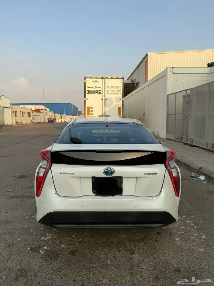 تويوتا بريوس ممشى قليل 3