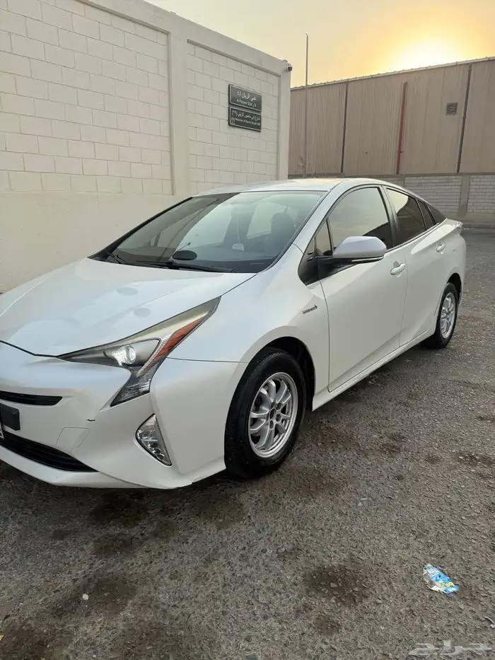 تويوتا بريوس ممشى قليل 9