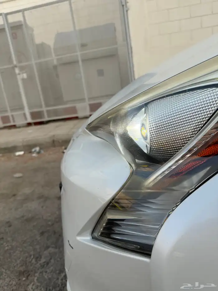 تويوتا بريوس ممشى قليل 24