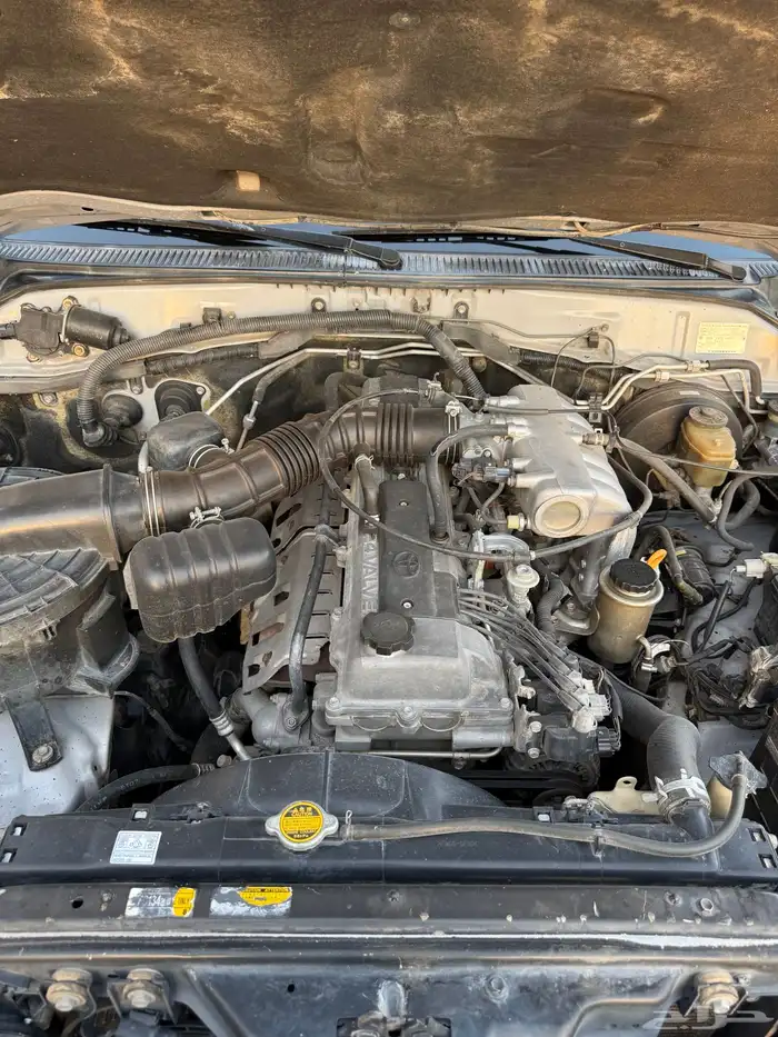 لاندكروزر GXR هدد قير عادي سبير علاق ( وكالة ) 43