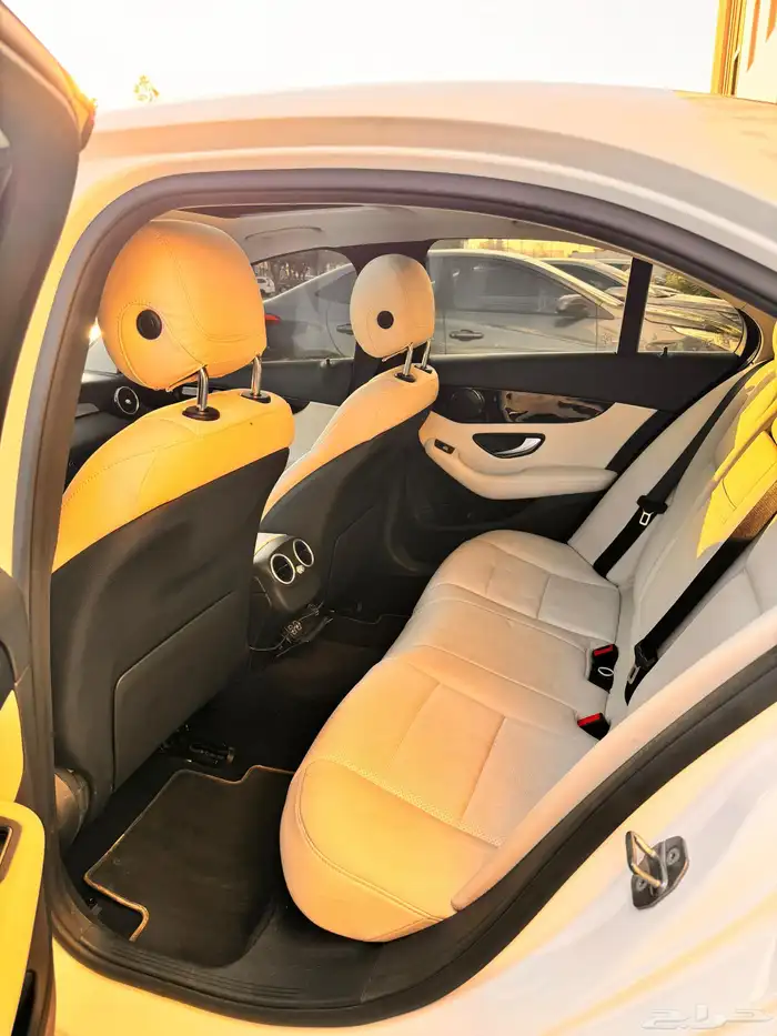 مرسيدس C200 ممشى قليل   اخت الجديدة وبحالة الوكالة 33