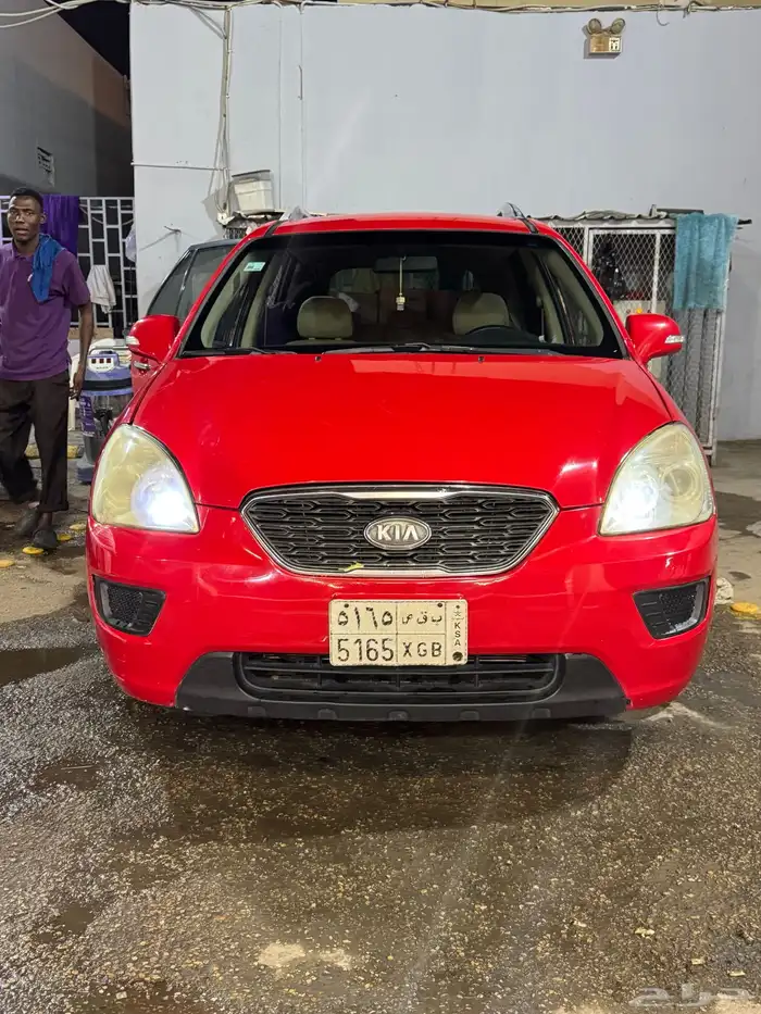 للبيع كيا كارينز 2012 16