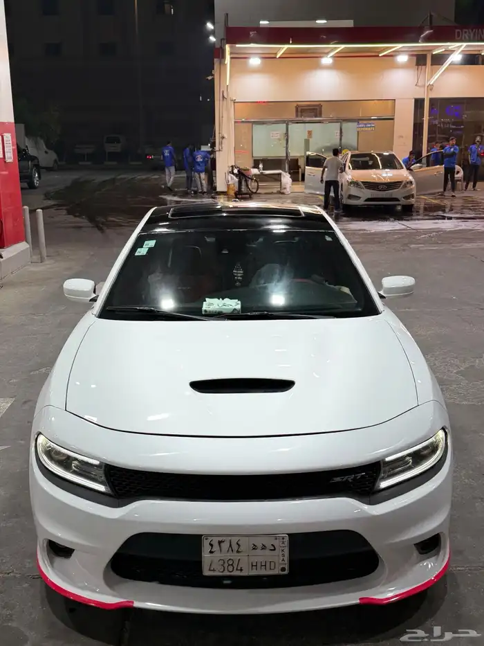 دودج تشارجر 2015 SRT 6.4 ابيض لؤلؤي 5