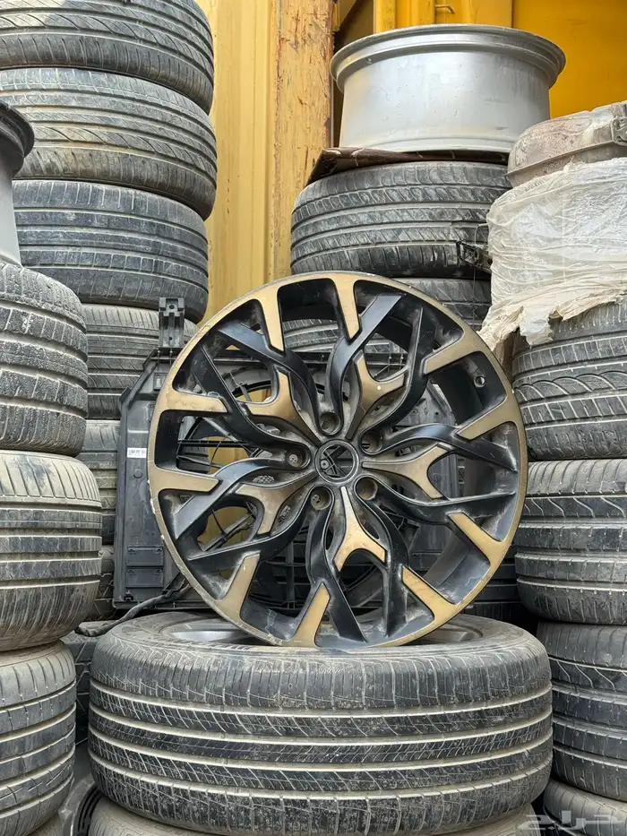 جنط استون مارتن دي بي إكس DBX 2020 0