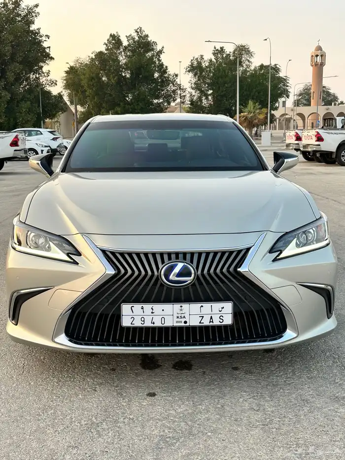 لكزس ES300h هايبرد موديل 2021 سعودي 4