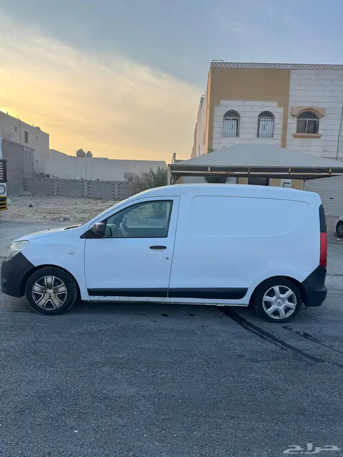 سياره رينو دوكر 9