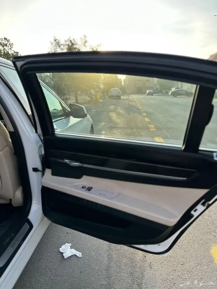 للبيع BMW 750Li 2012 19