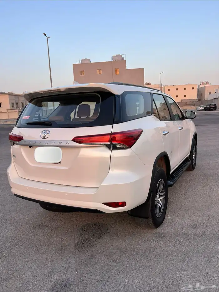 للبيع فور شنر مديل 2021 نظيف .. 6