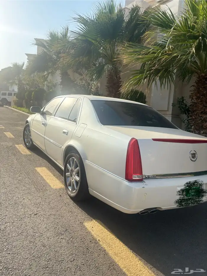 كاديلاك DTS 2011 مخزن وبحالة الوكالة 2