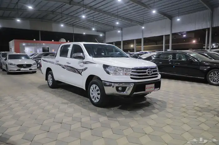 تويوتا هايلوكس غمارتين GLX بنزين محرك 2.7 2025 شبه الجديد 0