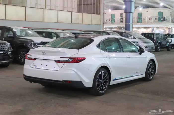 تويوتا كامري لومير موديل 2025 عداد 2800 كم بسعر 155.000 5