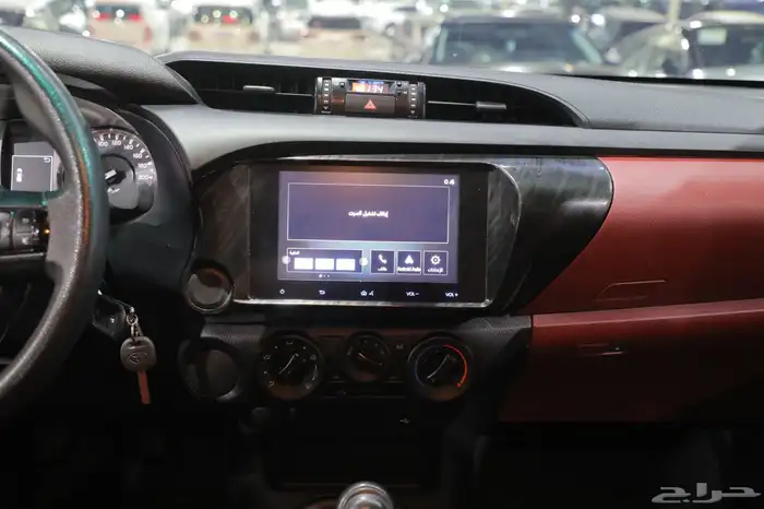 تويوتا هايلوكس غمارتين GLX بنزين محرك 2.7 2025 شبه الجديد 13