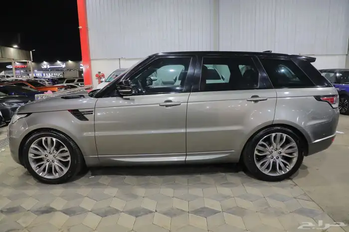 رنج روفر اسبورت 2017 سعودي شبه جديد 5