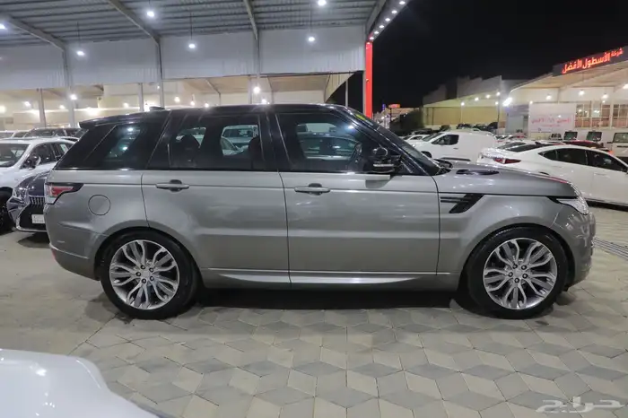 رنج روفر اسبورت 2017 سعودي شبه جديد 6