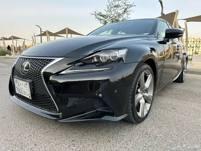 لكزس IS سعودي فل 2016 8