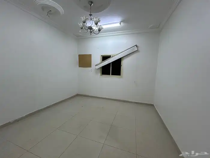 شقه للايجار في حي السلام 3غرف 1