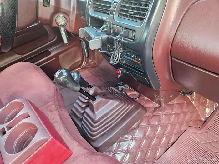 نيسان غمارتين 4