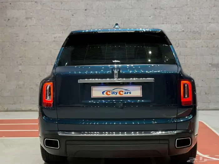 الموديل 2021 العداد 117.000 النوع روز كولينان 24