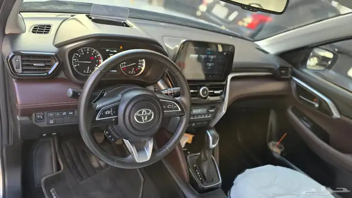 اوربان كروز تايوتا 2023 15