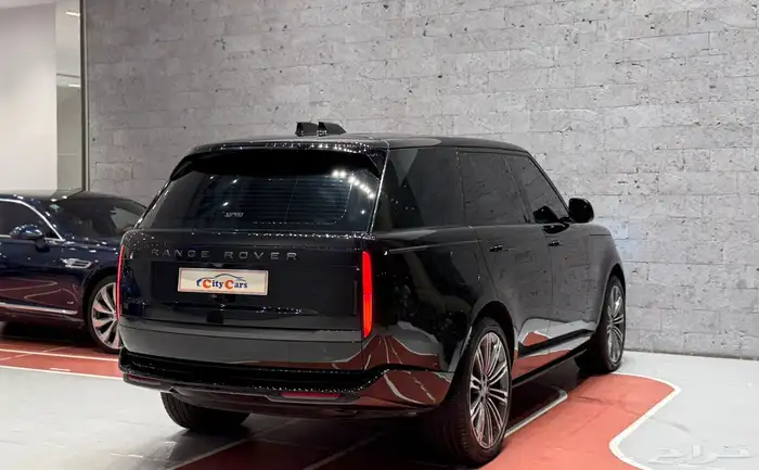 الموديل 2024 العداد 23000 النوع رنج روفر 17