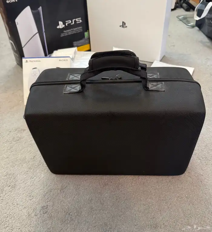 سوني 5 مع يد اضافية مع الشنطة الخاصة فيه 2