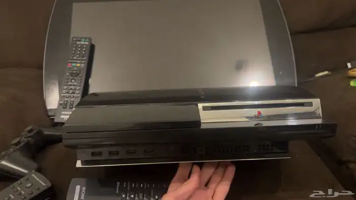 بلايستيشن 3 4 مداخل مع شاشتها 1