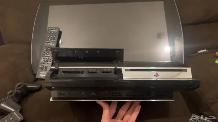 بلايستيشن 3 4 مداخل مع شاشتها 2