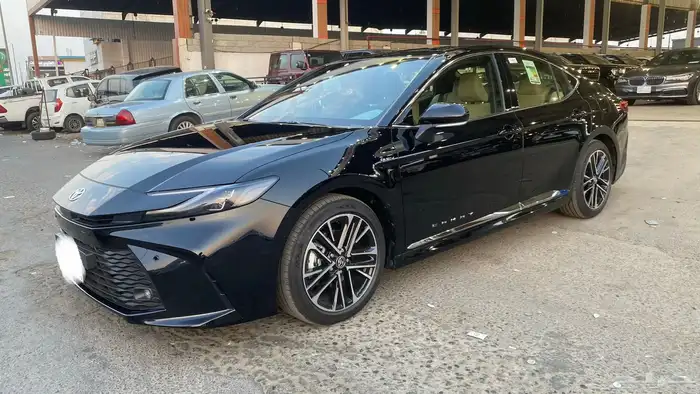 كامري 2025 LE هايبرد بانوراما 1